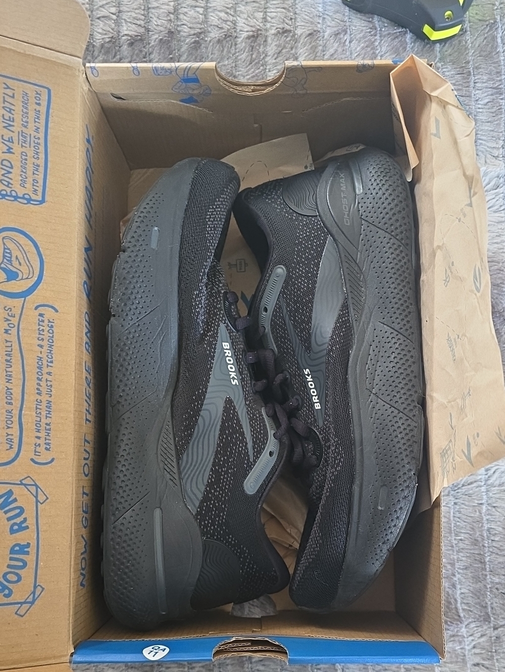Brooks Ghost Max Women's Black Athletic Shoes 8M